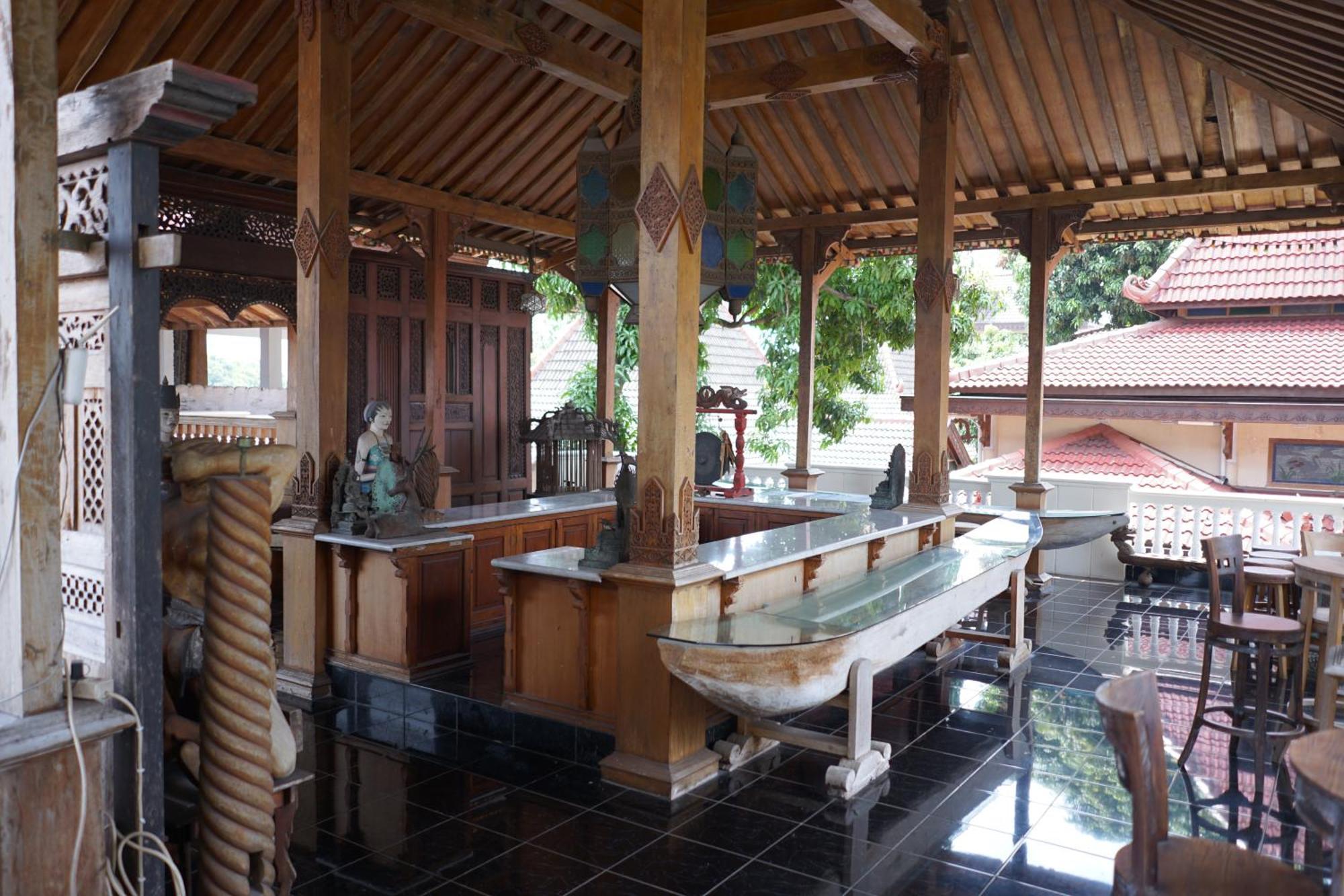 Rumah Pesik Art & Heritage Hotel Gondowulung 外观 照片