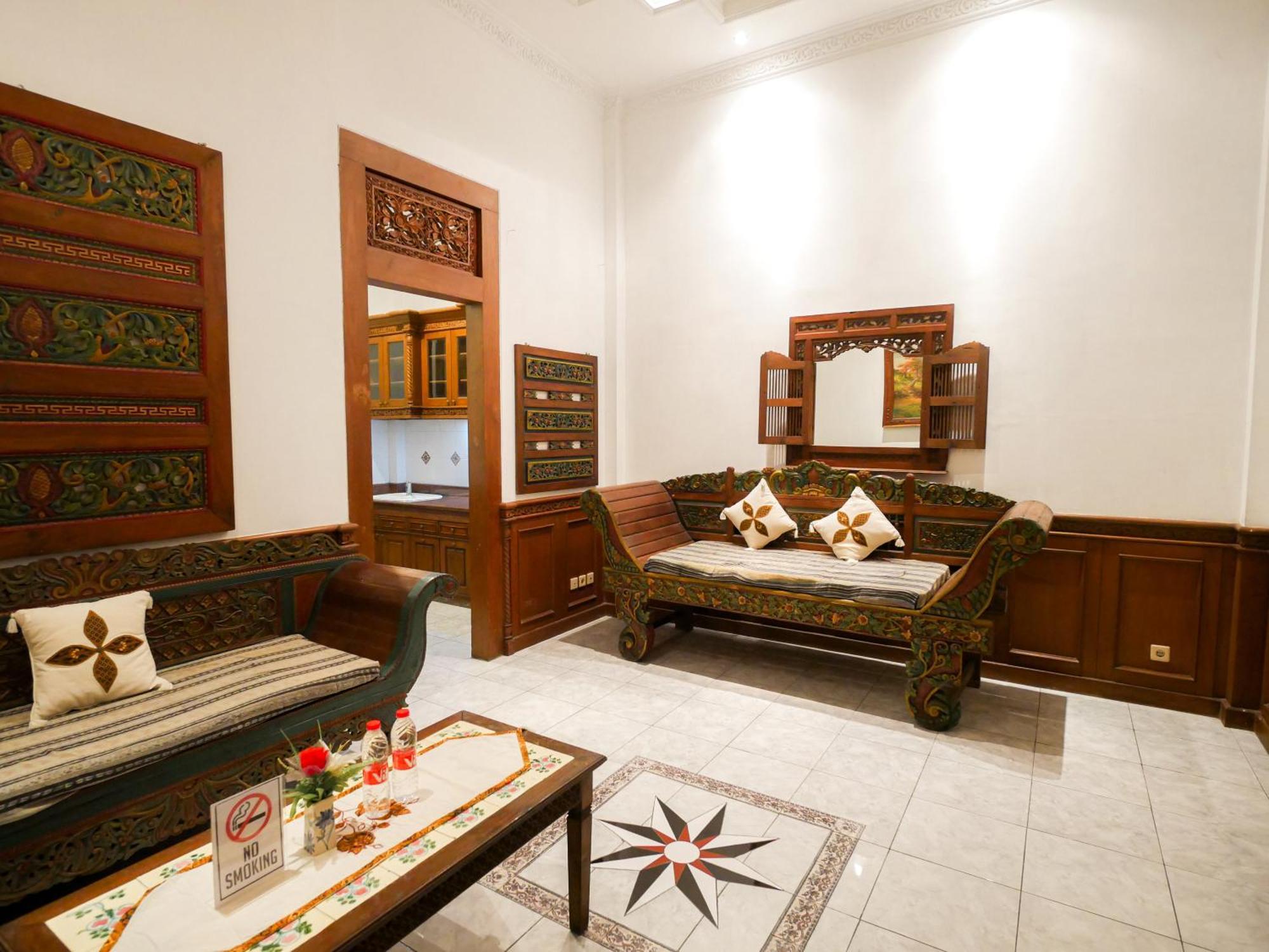 Rumah Pesik Art & Heritage Hotel Gondowulung 外观 照片