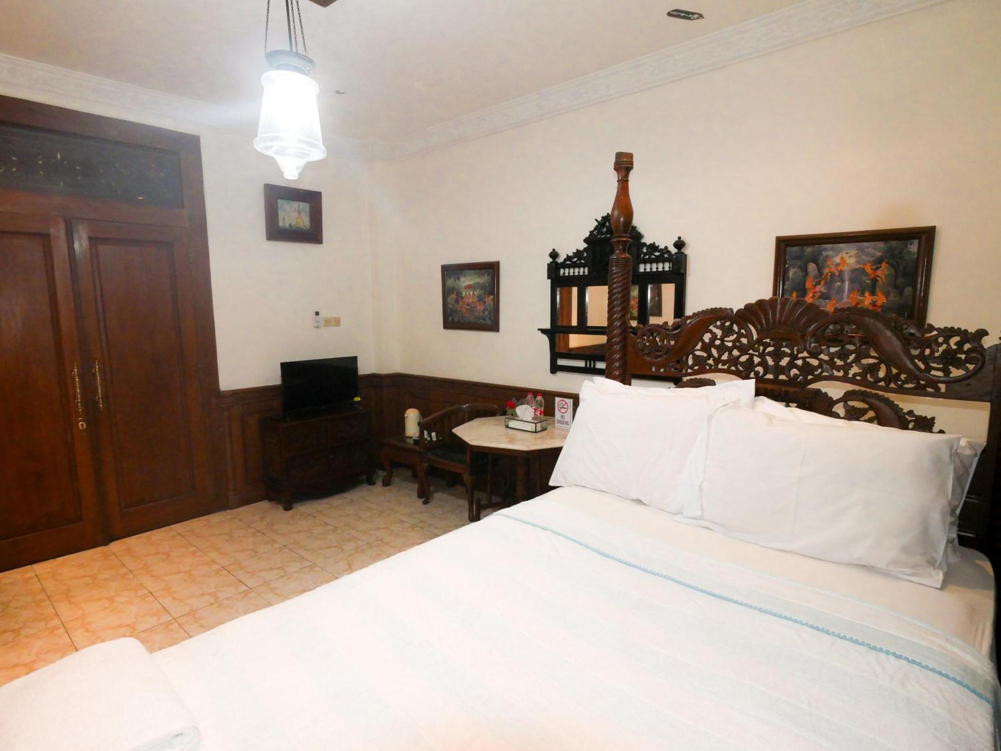 Rumah Pesik Art & Heritage Hotel Gondowulung 外观 照片